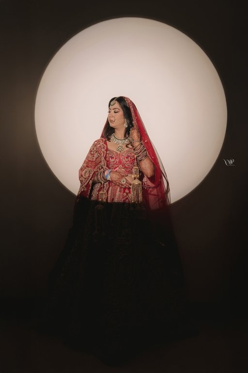 Kashish (28)